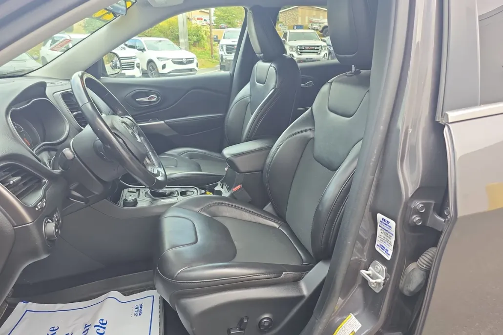 2020 Jeep Cherokee Latitude photo 1