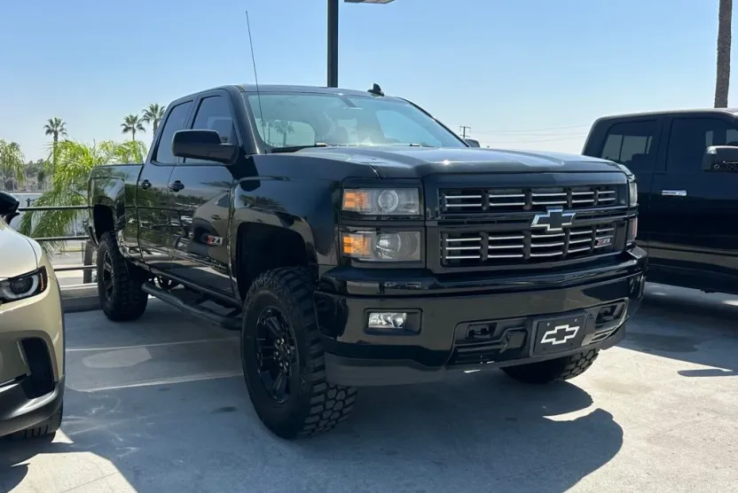 2015 Chevrolet Silverado 1500 LT photo 1