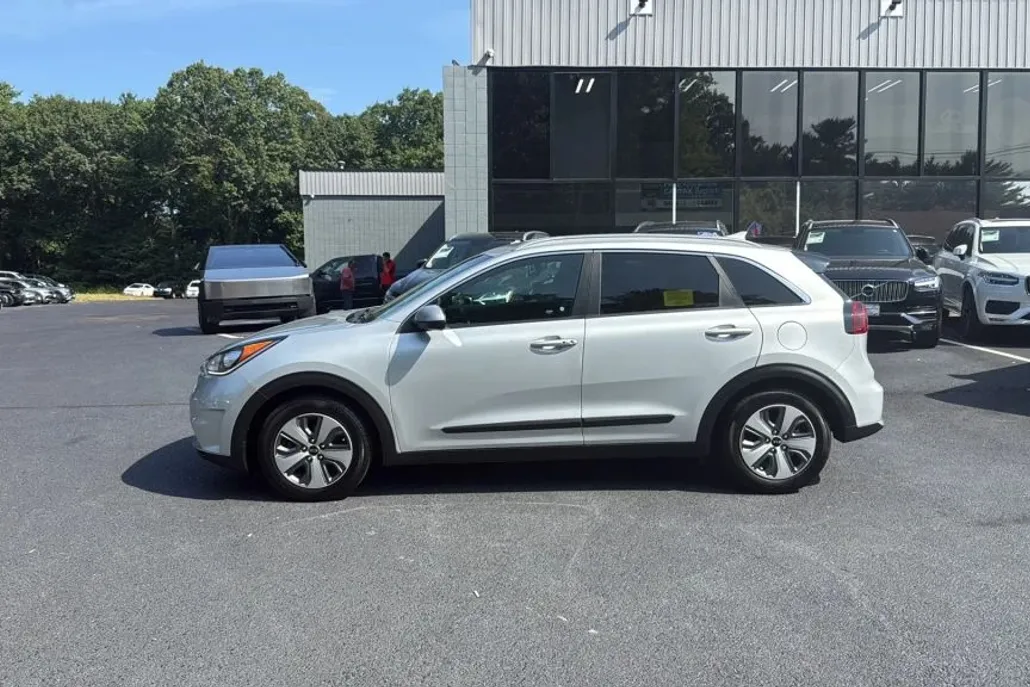 2019 Kia Niro LX photo 1