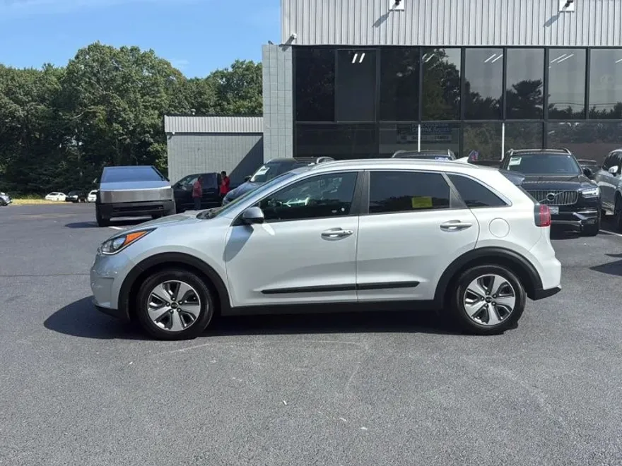 2019 Kia Niro LX photo 1