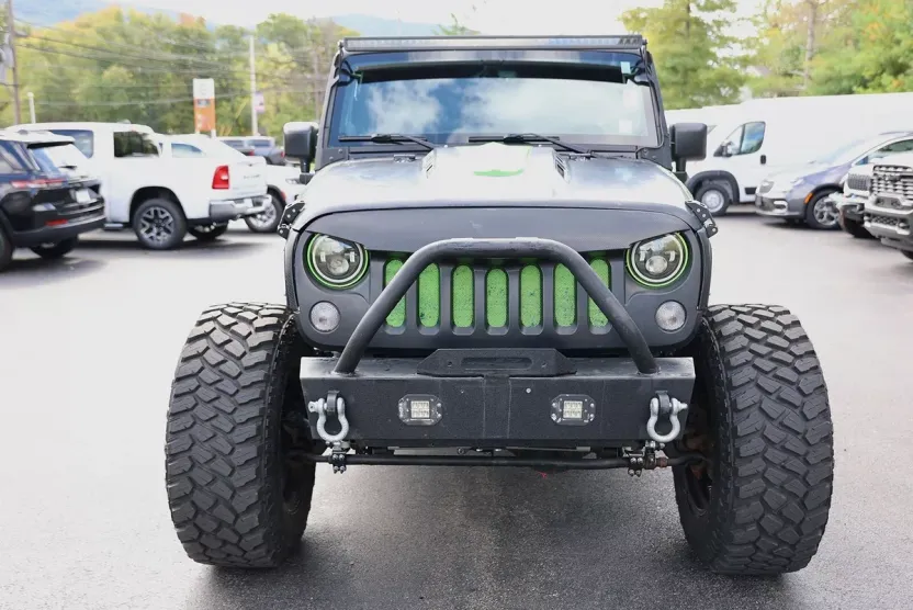 2014 Jeep Wrangler Unlimited Sahara photo 1