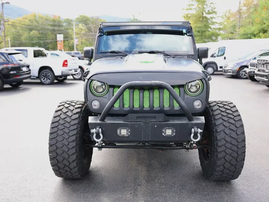 2014 Jeep Wrangler Unlimited Sahara photo 1