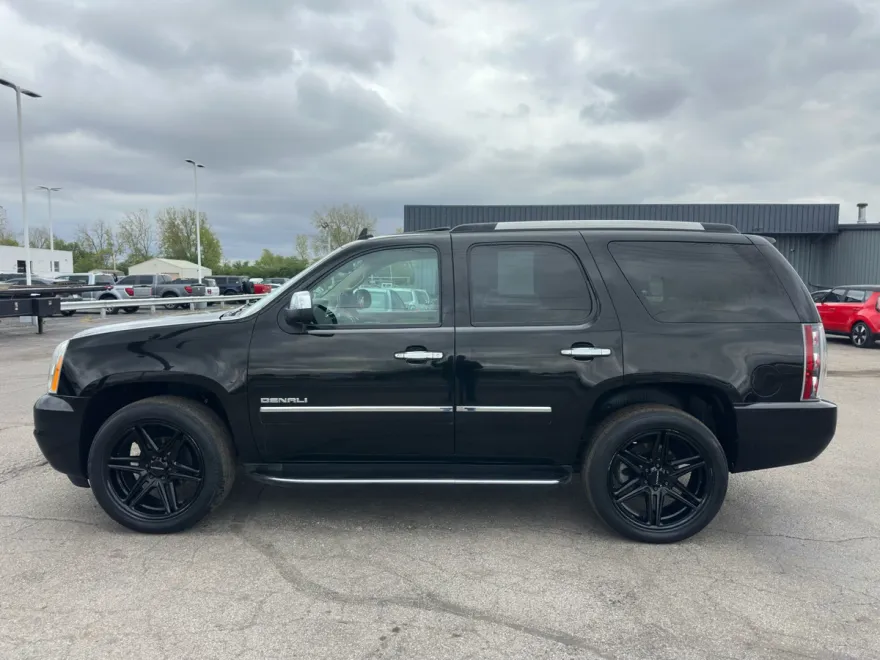 2011 Gmc Yukon 1500 Denali photo 1