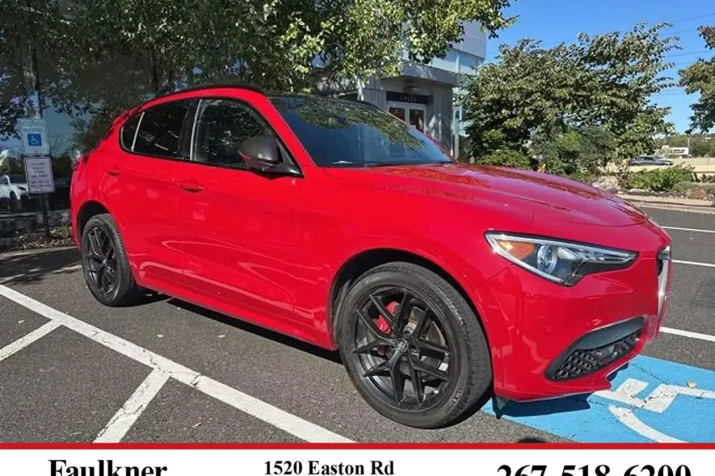 2020 Alfa Romeo Stelvio Ti Sport photo 1