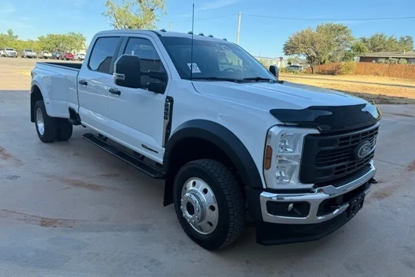 2024 Ford F-450 photo 1