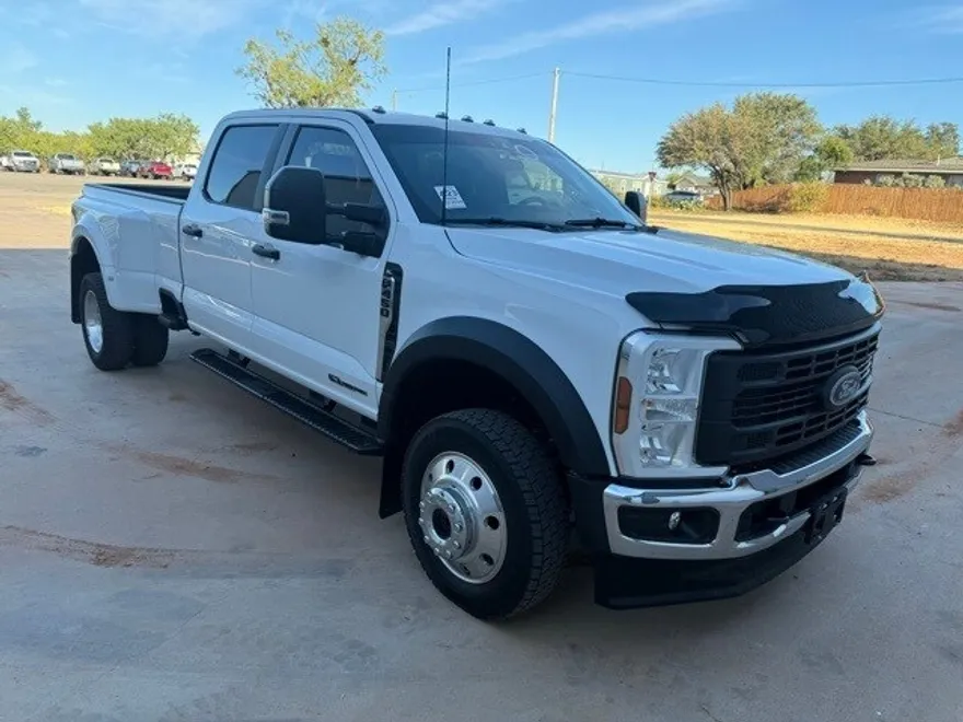 2024 Ford F-450 photo 1