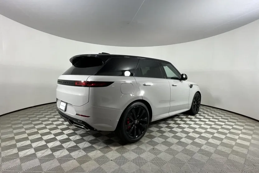 2025 Land Rover Range Rover Sport SE photo 1