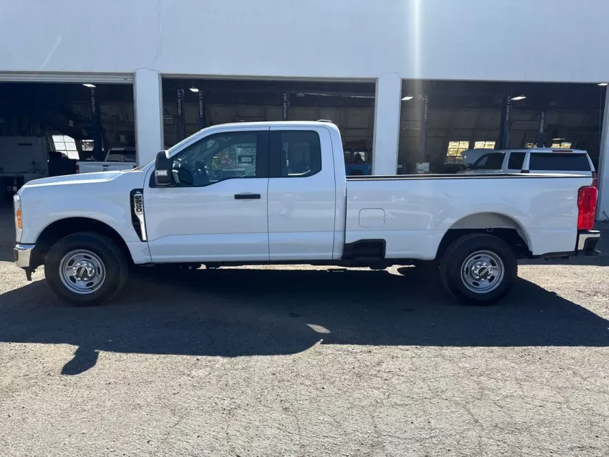 2023 Ford F-250 photo 1
