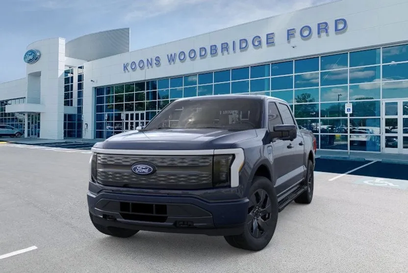 2025 Ford F-150 Lightning Lariat photo 1