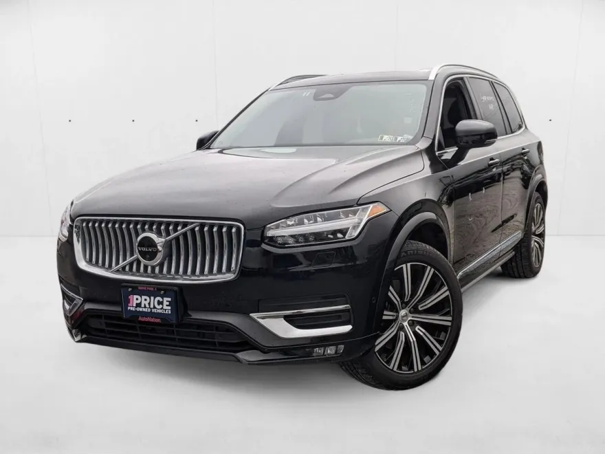 2023 Volvo XC90 AWD Plus photo 1