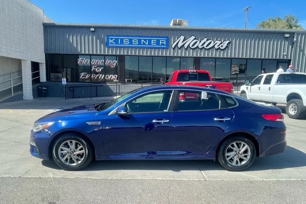 2019 Kia Optima LX photo 1