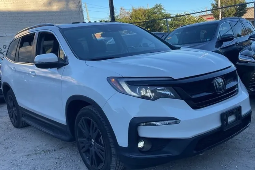 2022 Honda Pilot Special Edition photo 1