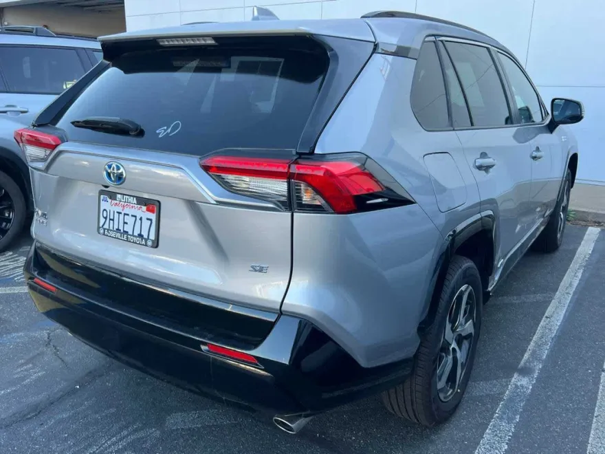 2022 Toyota RAV4 Prime SE photo 1