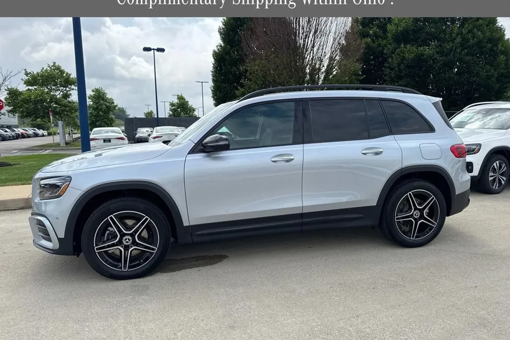 2025 Mercedes Benz GLB 250 4MATIC photo 1