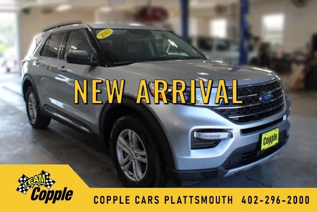 2023 Ford Explorer XLT photo 1