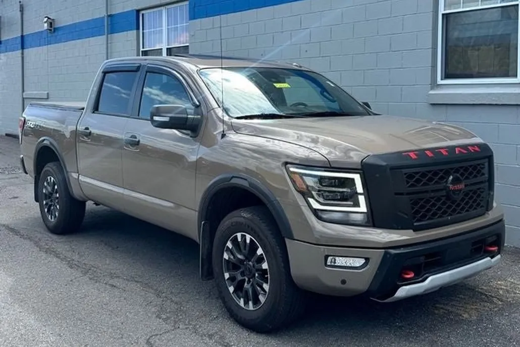 2021 Nissan Titan PRO-4X photo 1