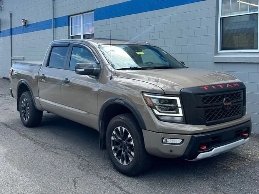 2021 Nissan Titan PRO-4X photo 1