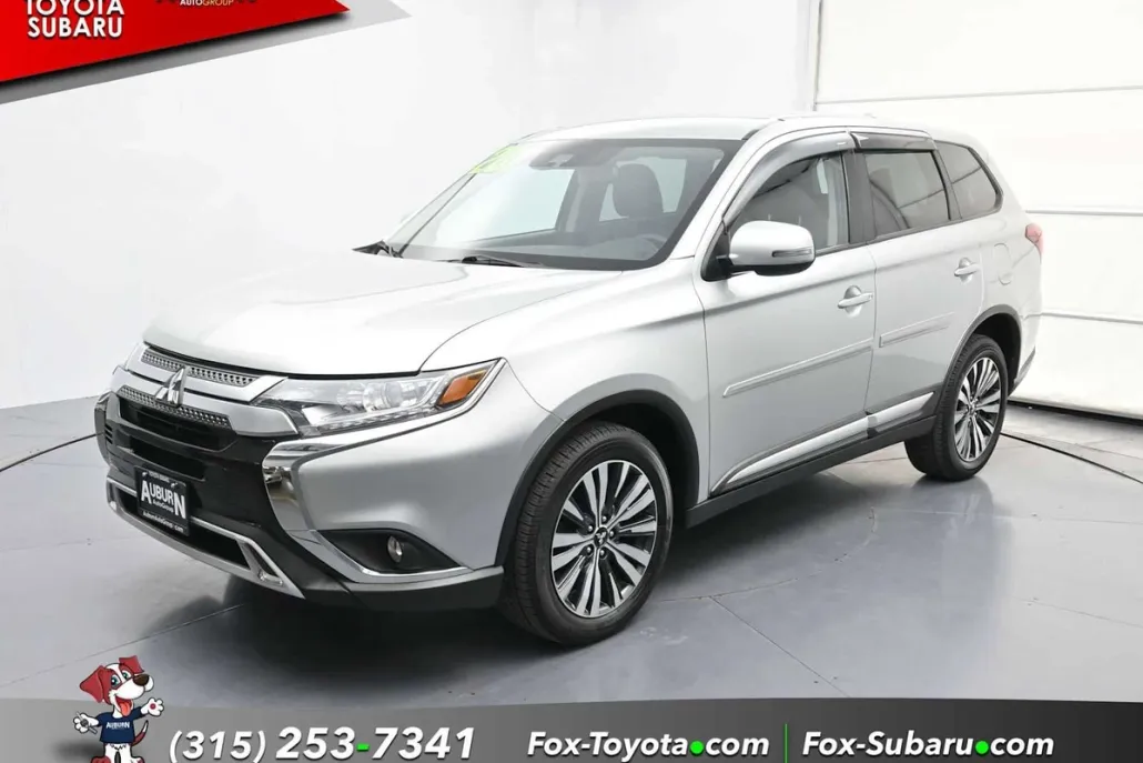 2020 Mitsubishi Outlander SE photo 1