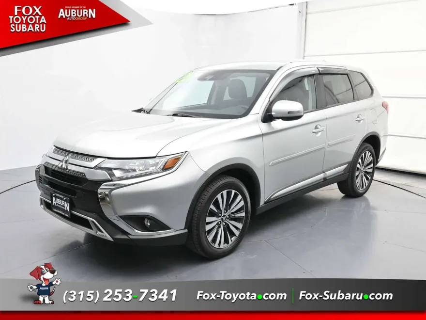 2020 Mitsubishi Outlander SE photo 1