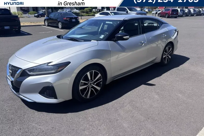 2023 Nissan Maxima SV photo 1