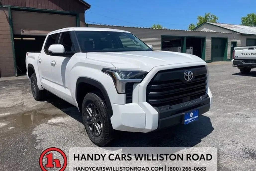 2024 Toyota Tundra SR5 photo 1