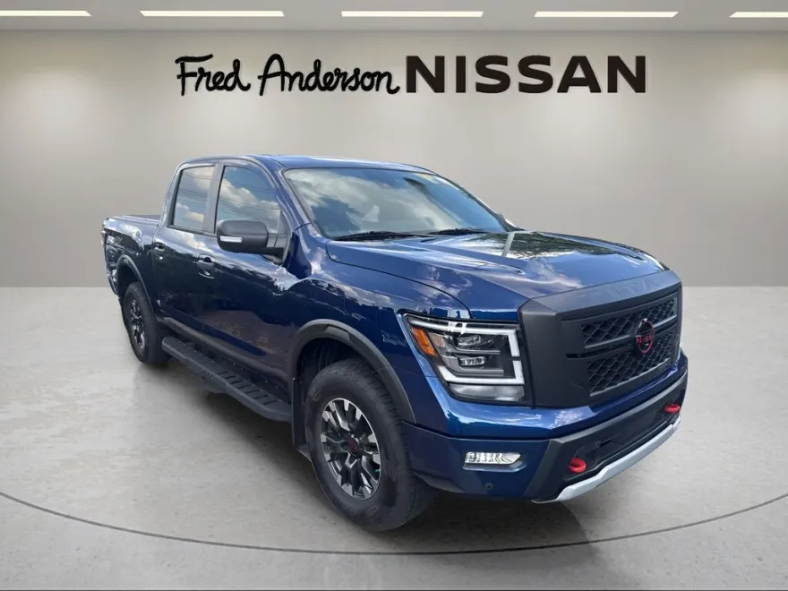 2023 Nissan Titan PRO-4X photo 1