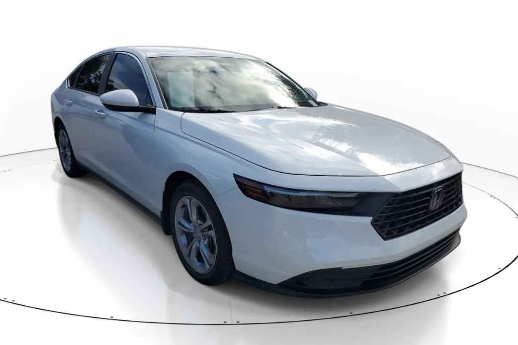 2023 Honda Accord LX photo 1