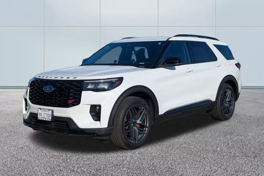 2025 Ford Explorer ST photo 1