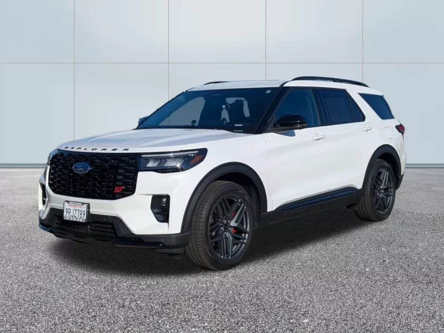 2025 Ford Explorer ST photo 1
