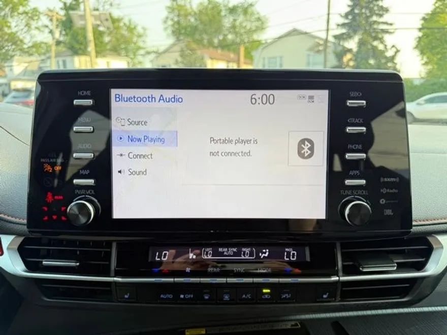 2022 Toyota Sienna XSE photo 33