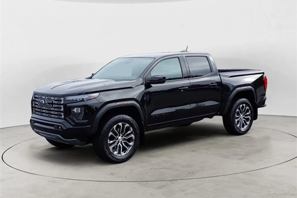 2023 Gmc Canyon Denali photo 1