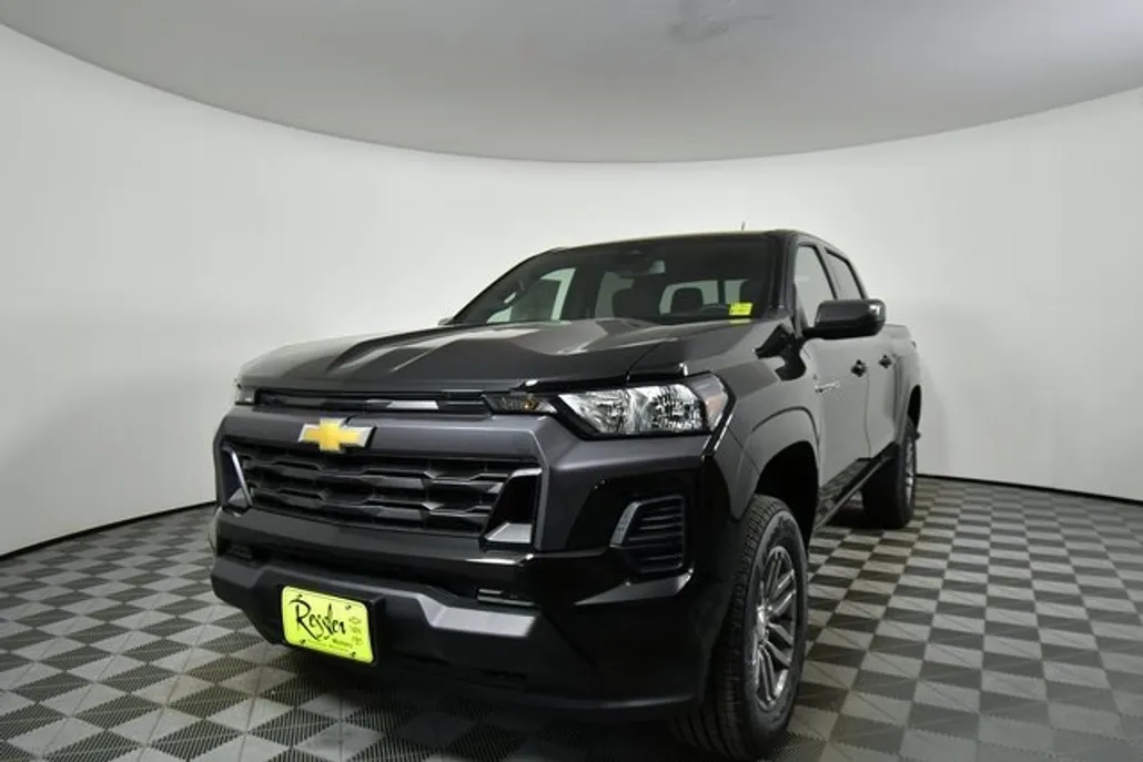 2026 Chevrolet Colorado LT photo 1