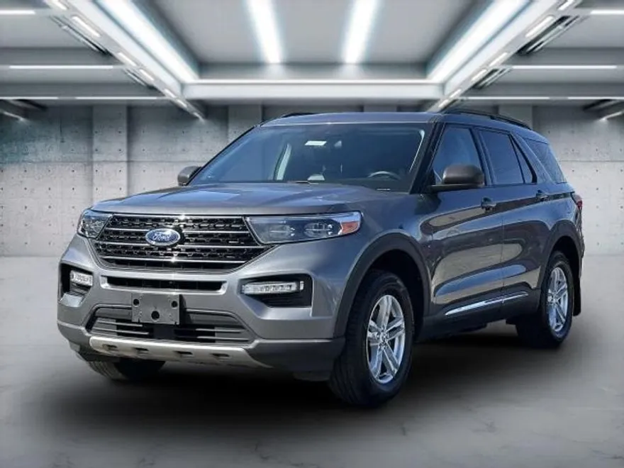 2021 Ford Explorer XLT photo 1