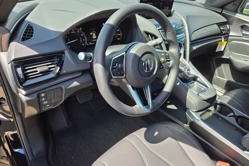 2025 Acura RDX photo 1