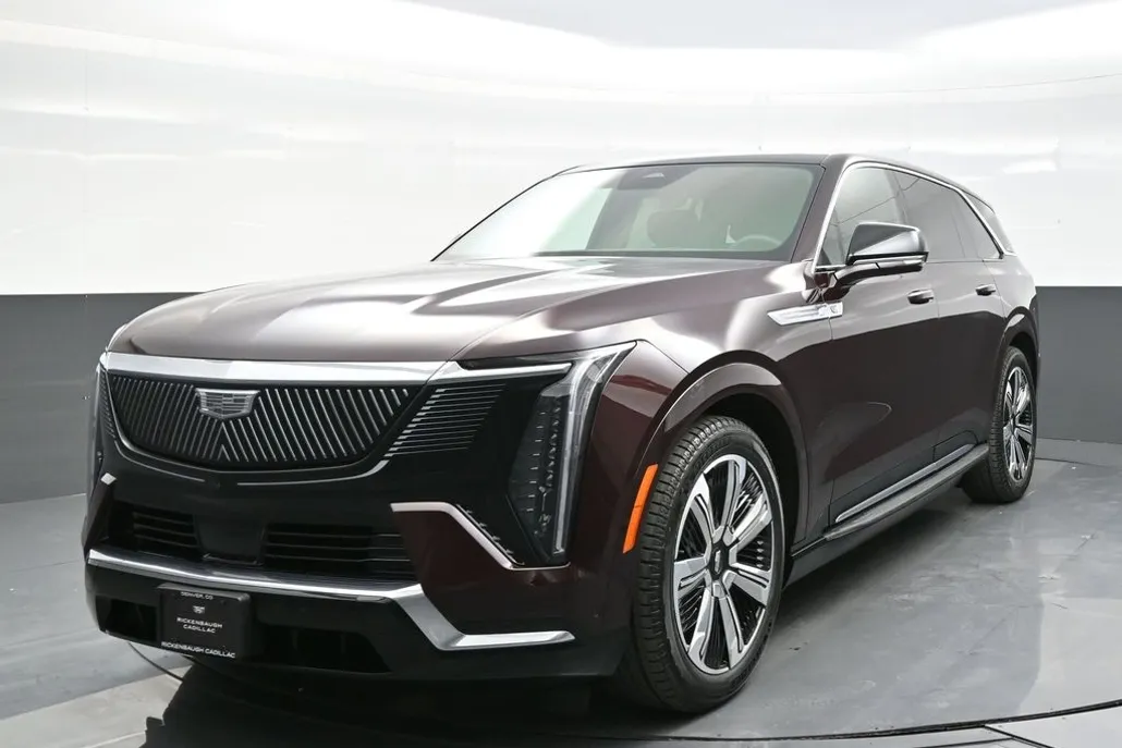 2026 Cadillac Escalade IQ Luxury photo 1
