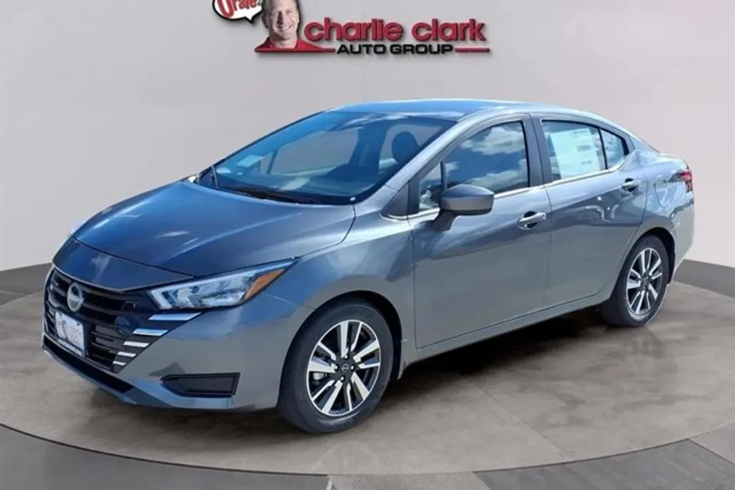 2025 Nissan Versa SV photo 1