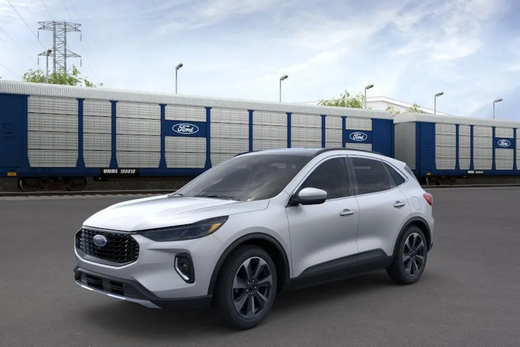2023 Ford Escape Platinum photo 1
