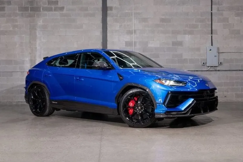 2023 Lamborghini Urus Performante photo 1