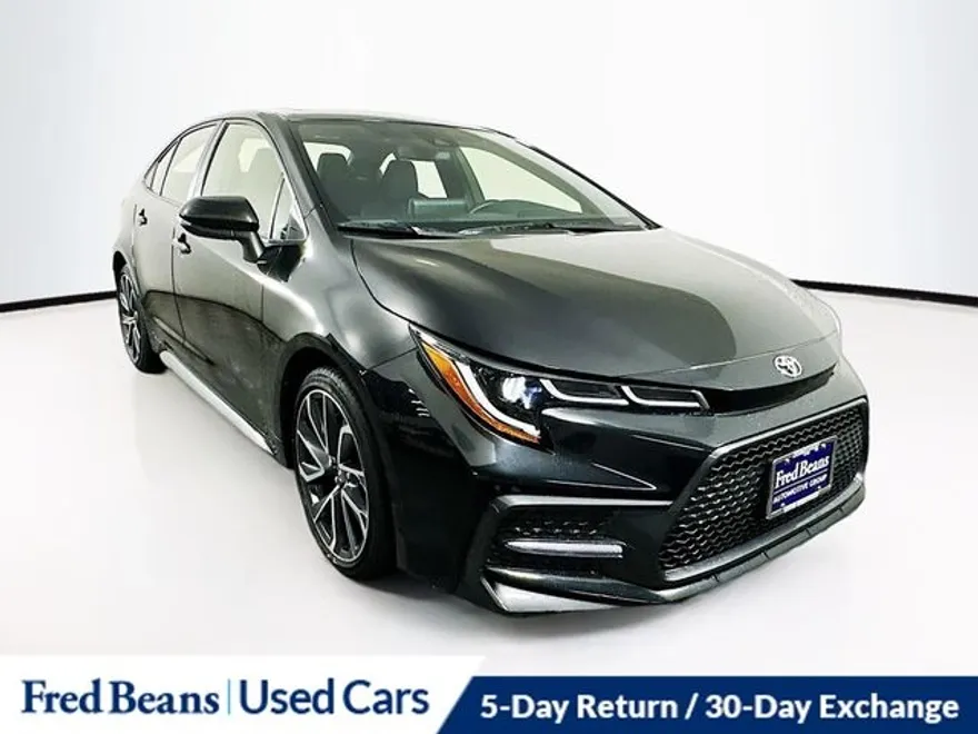 2022 Toyota Corolla SE photo 1