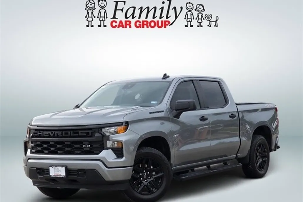 2024 Chevrolet Silverado 1500 Custom photo 1