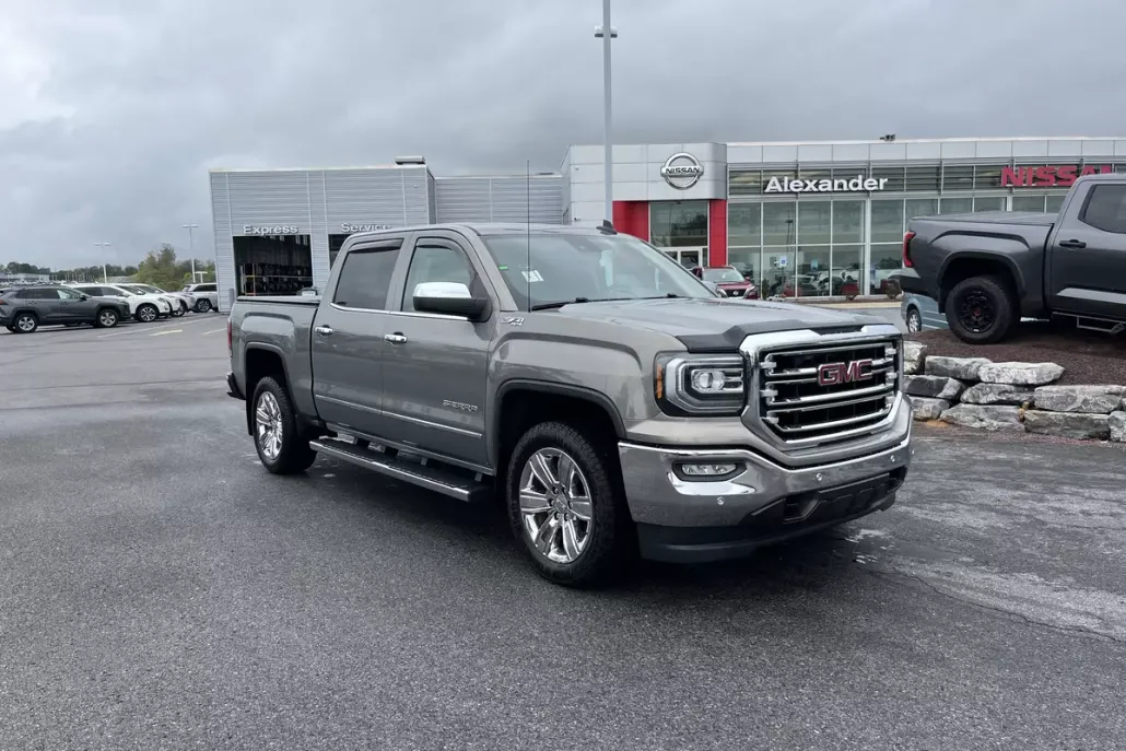 2017 Gmc Sierra 1500 SLT photo 1