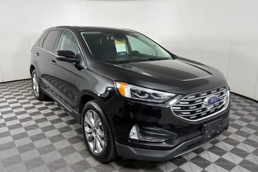 2023 Ford Edge Titanium photo 1