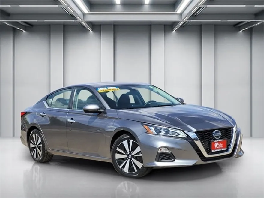 2022 Nissan Altima 2.5 SV photo 1