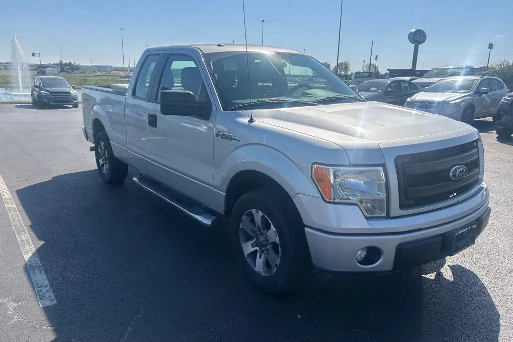 2013 Ford F-150 STX photo 1