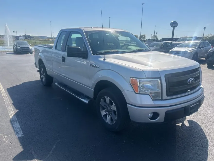 2013 Ford F-150 STX photo 1
