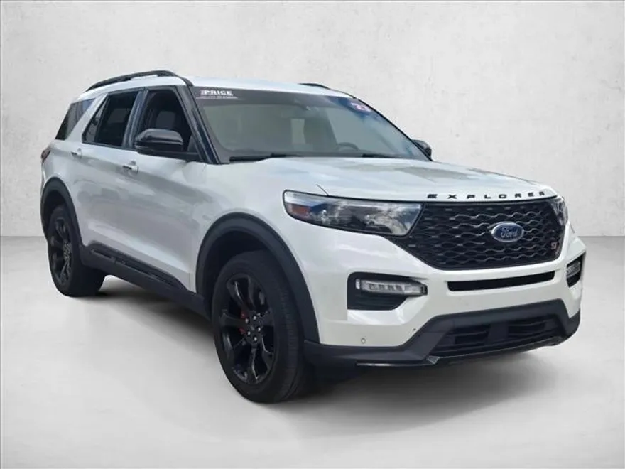 2023 Ford Explorer ST photo 1