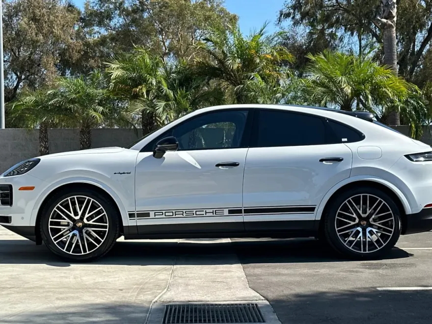 2026 Porsche Cayenne E-Hybrid Coupe photo 1