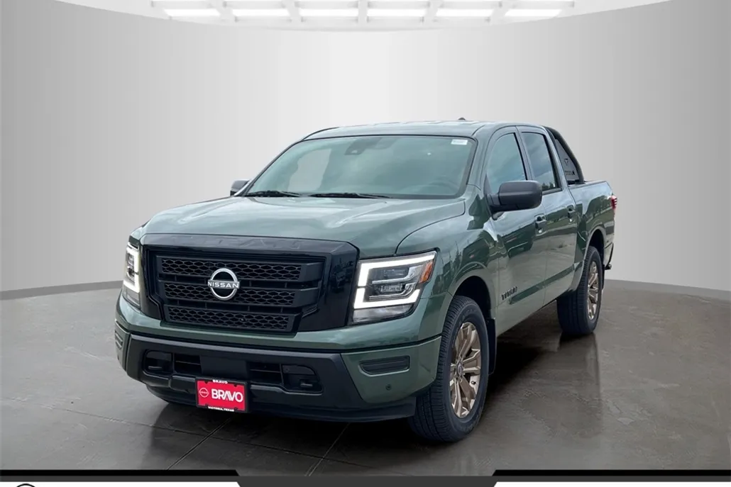 2024 Nissan Titan SV photo 1