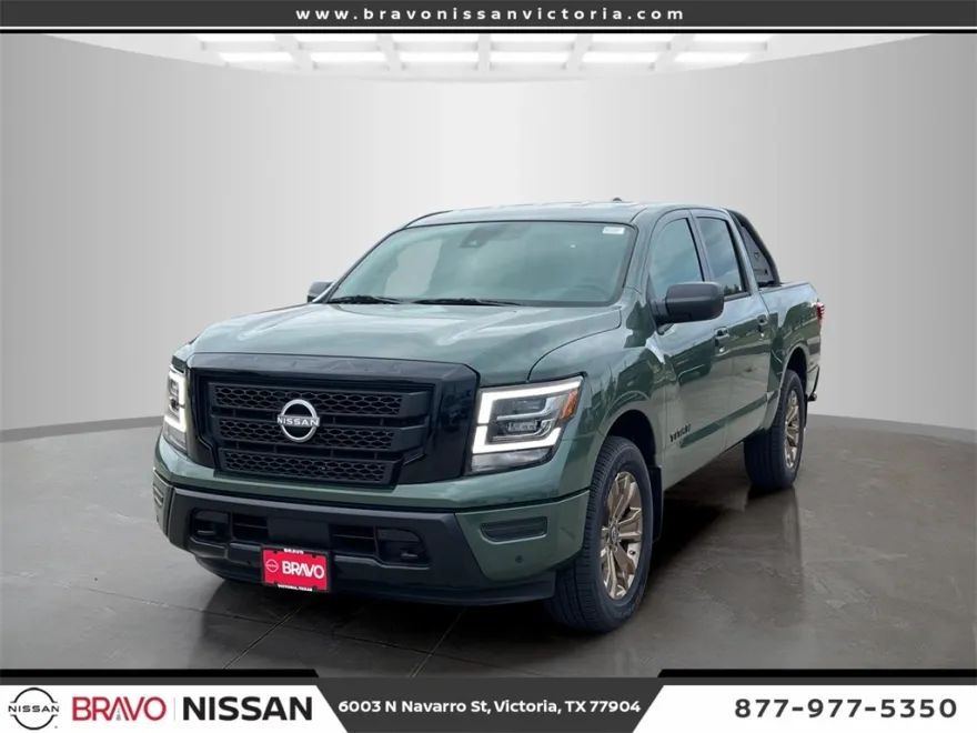 2024 Nissan Titan SV photo 1
