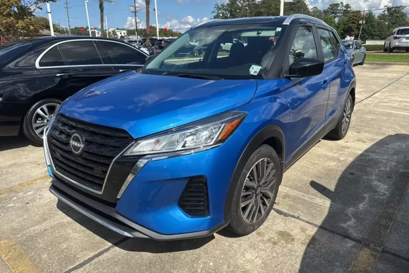 2023 Nissan Kicks SV photo 1